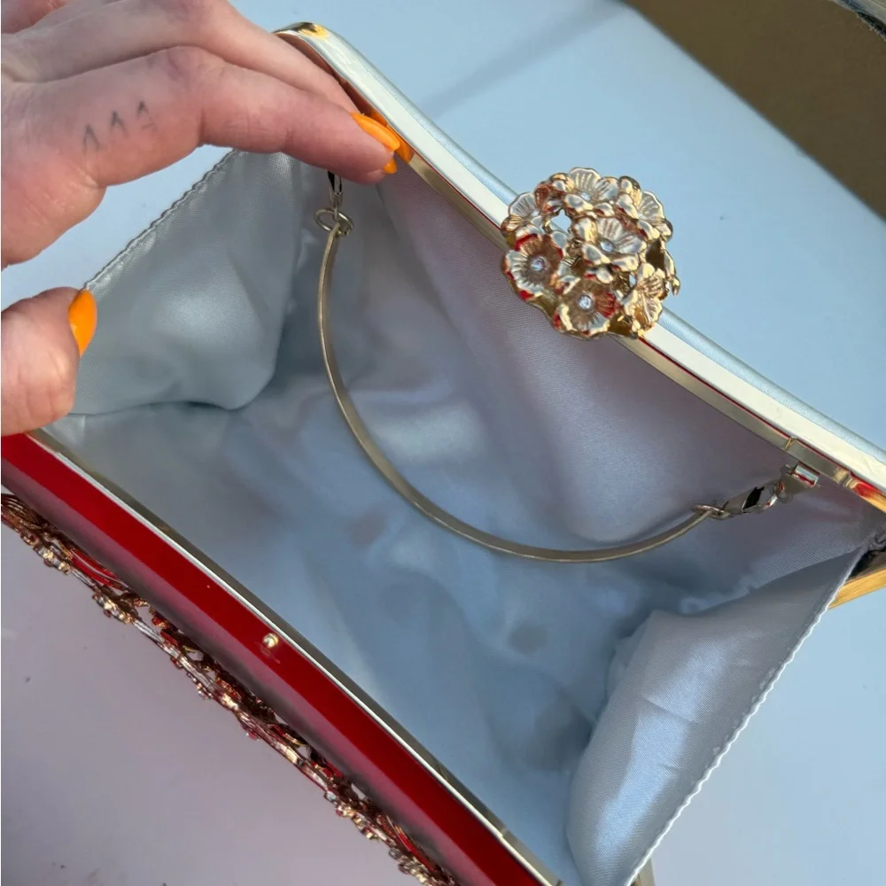 Gold Floral Jeweled purse with Clear Crystals - Picture 2 of 2